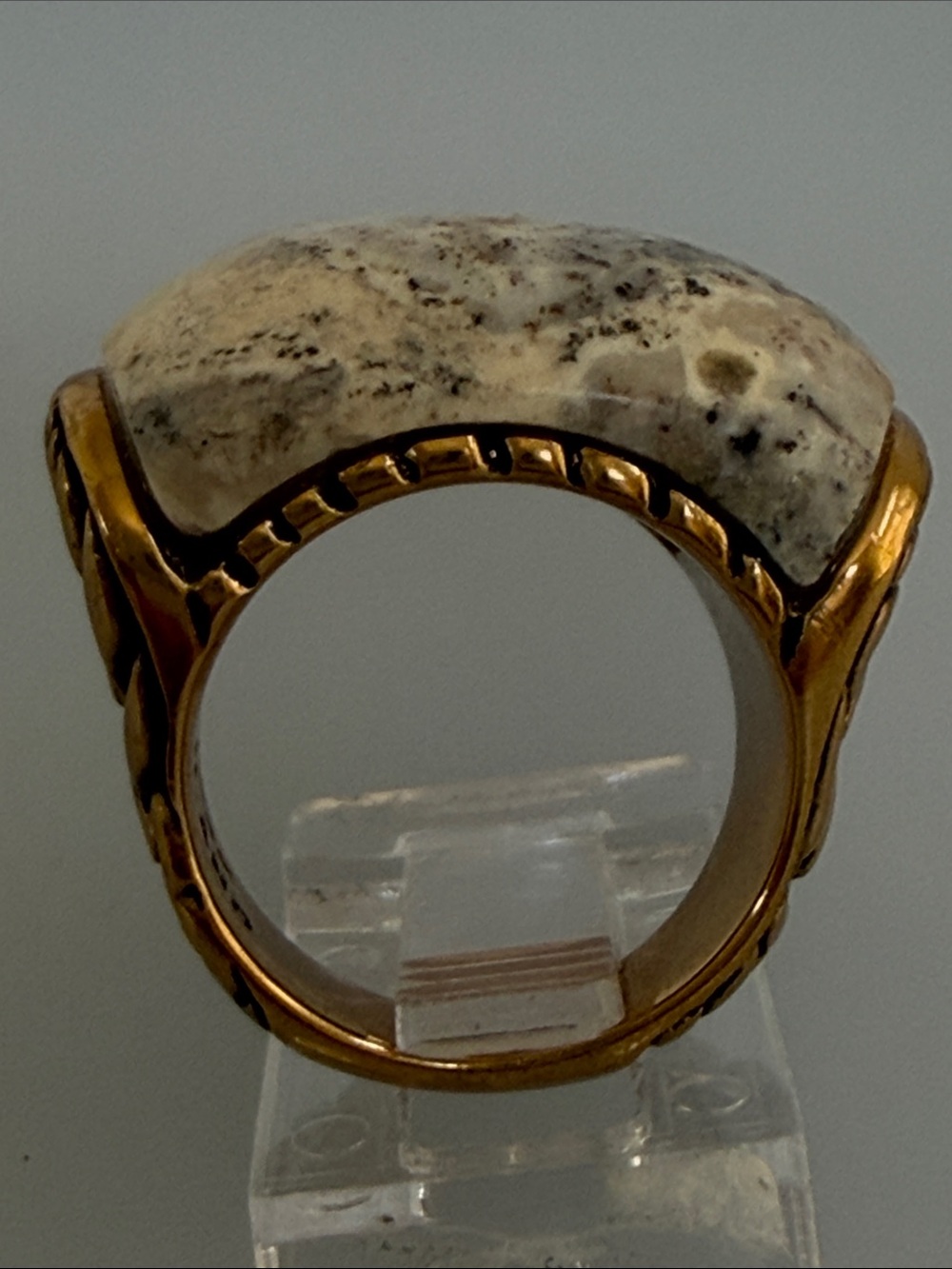 Barse White Opal Crystal Palm
Stone Gold-Trim Cream and Black Ring